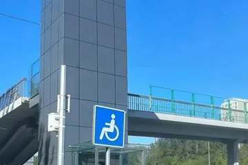 昌平這個(gè)天橋電梯已安裝完成！多圖直擊→